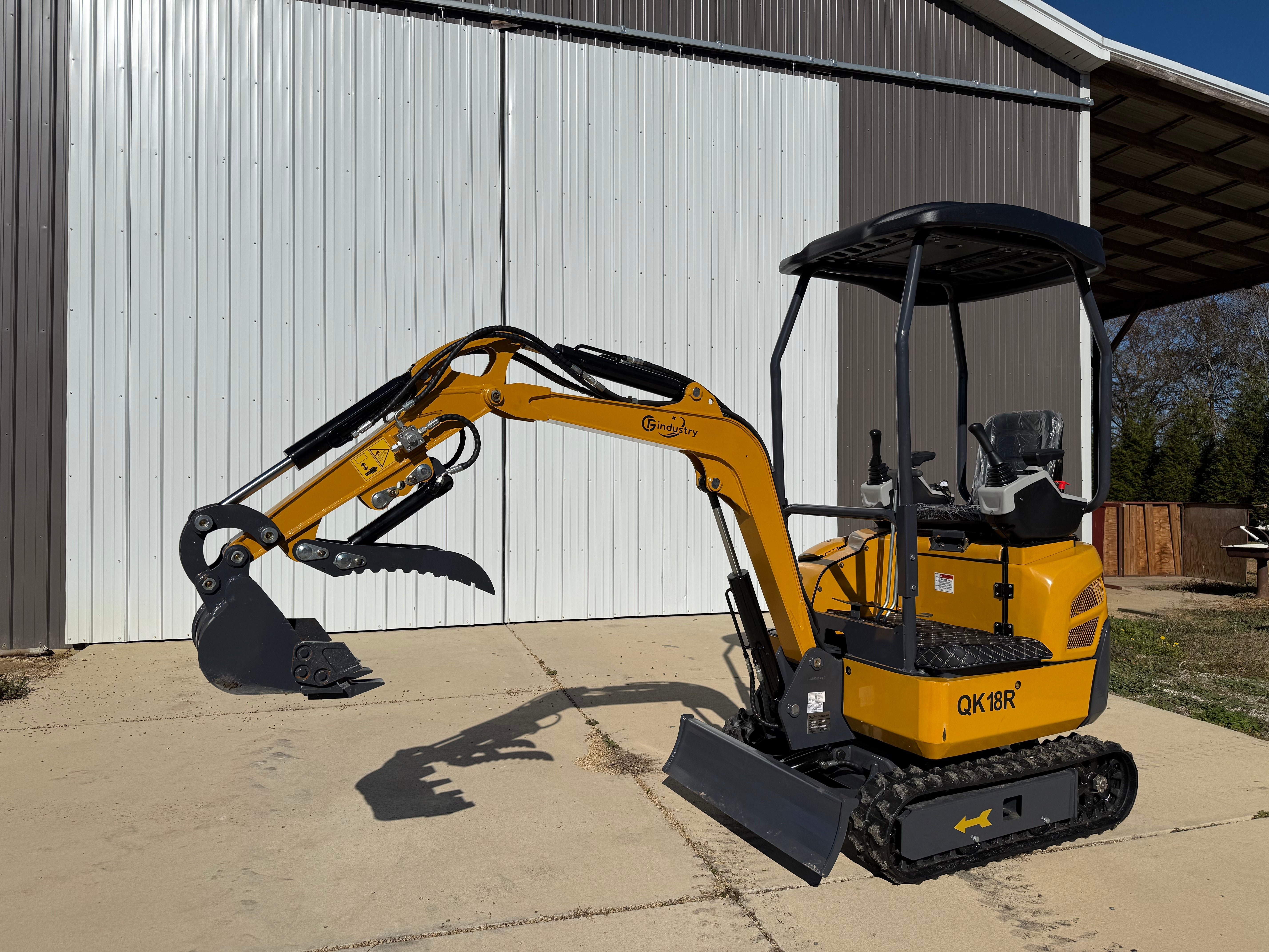 SDLanch / CFG Industrial Compact Mini Excavators – Carver Equipment